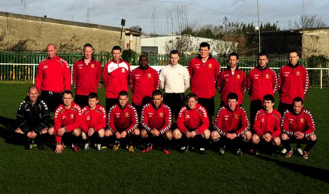 seniors_vs_bluebell_fai_int_cup_qtr_2013_20130823_1129970093