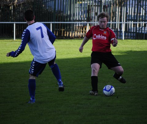 seniors_vs_bluebell_fai_int_cup_qtr_2013_20130823_1466127118