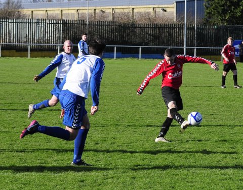 seniors_vs_bluebell_fai_int_cup_qtr_2013_20130823_1468490097