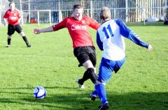 seniors_vs_bluebell_fai_int_cup_qtr_2013_20130823_1123890730