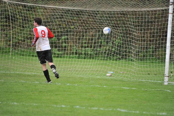 seniors_vs_ringmahon_oct_15th_2011_20130819_1758707290