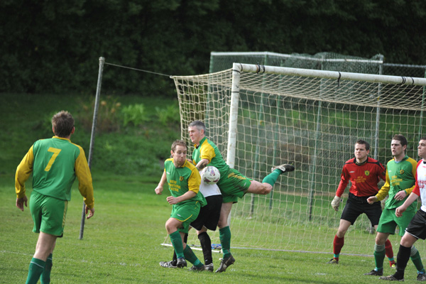 seniors_vs_rockmount_donie_forde_sf_20130820_1072053106