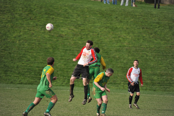 seniors_vs_rockmount_donie_forde_sf_20130820_1169924072
