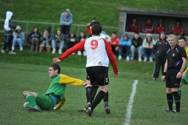 seniors_vs_rockmount_donie_forde_sf_20130820_1682379711