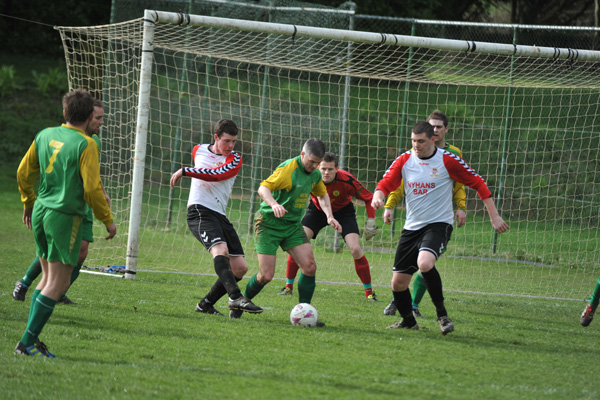 seniors_vs_rockmount_donie_forde_sf_20130820_1802089192