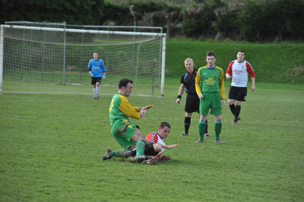 seniors_vs_rockmount_donie_forde_sf_20130820_1923893729