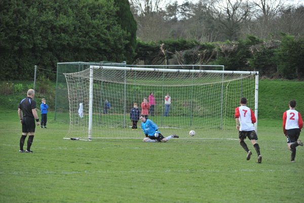 seniors_vs_rockmount_donie_forde_sf_20130820_1988707484
