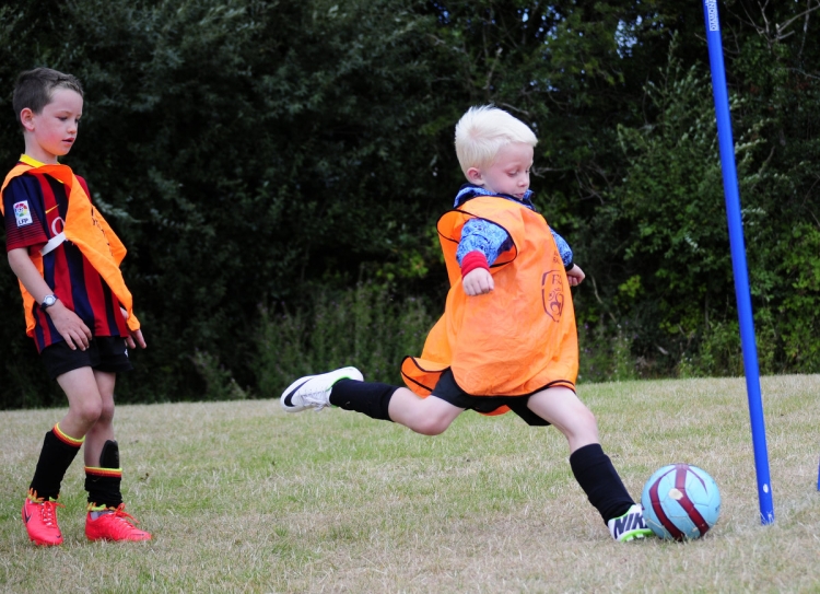 bandon_afc_summer_soccer_camp_2014_16_20140822_2013859425