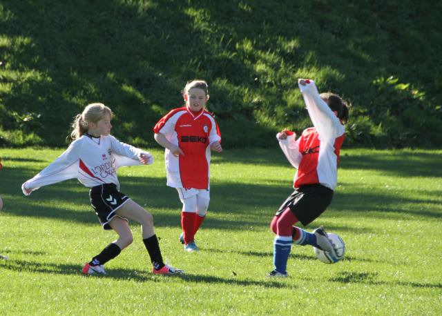 u12_girls_vs_watergrasshill_27th_oct_2012_20130820_1800316240