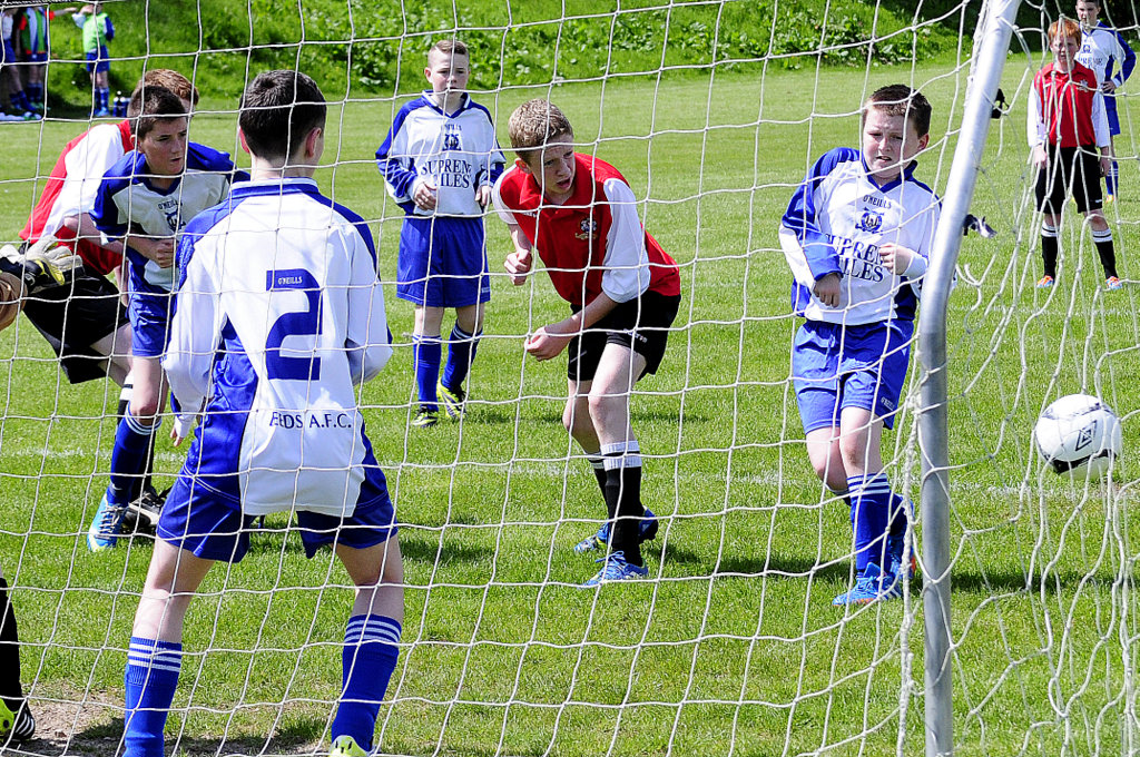 u14_boys_vs_leeds_17th_may_2014_-_league_champions_20140518_1402080746