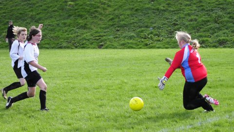 u18_girls_vs_youghal_feb_3rd_2013_20130820_1206813085